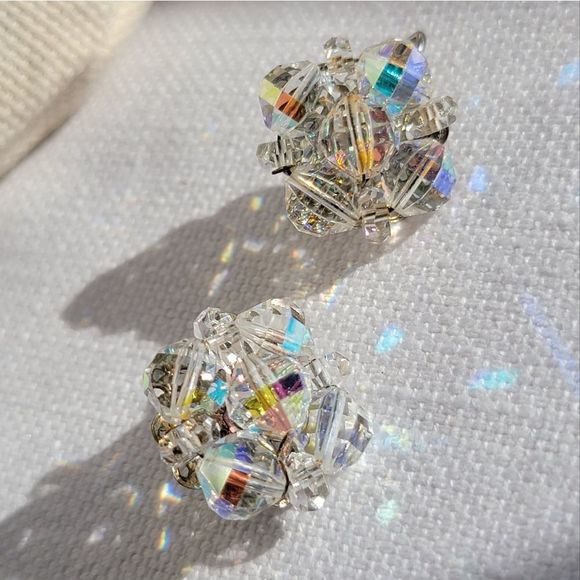 Vintage Jewelry - Vintage Laguna Aurora Borealis crystal clip on earrings